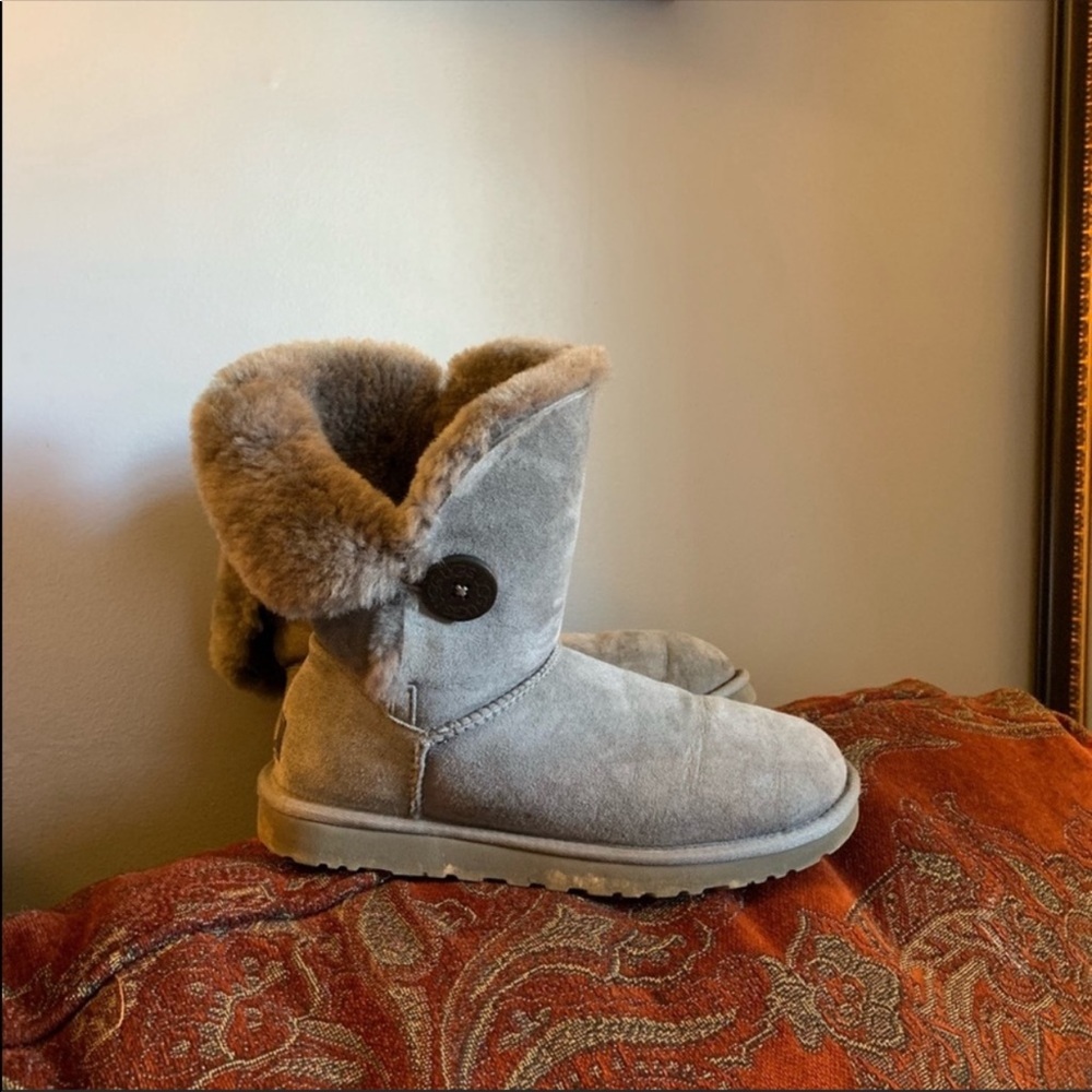 Grey Bailey Button ll Boots Size 8 UGG- Hol Tag